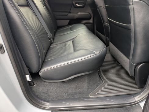 Used 2020 Toyota Tacoma TRD Off-Road image 35