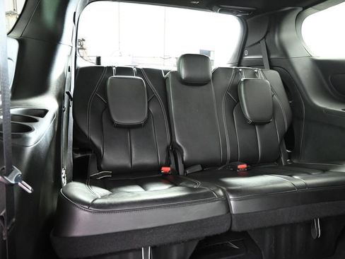 Used 2023 Chrysler Pacifica Touring-L w/ S Appearance Package AWD/4WD image 17