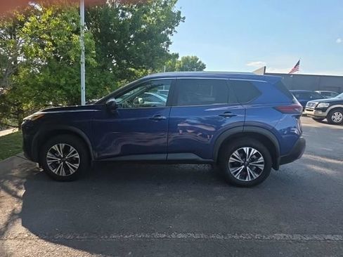 Used 2023 Nissan Rogue SV w/ SV Premium B Package FWD image 5