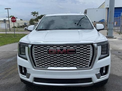 Used 2024 GMC Yukon XL Denali AWD/4WD image 2
