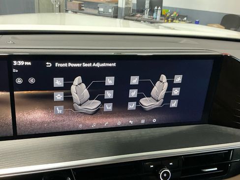 Used 2025 INFINITI QX80 Sensory image 76