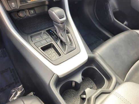 Used 2020 Toyota RAV4 XLE Premium image 26
