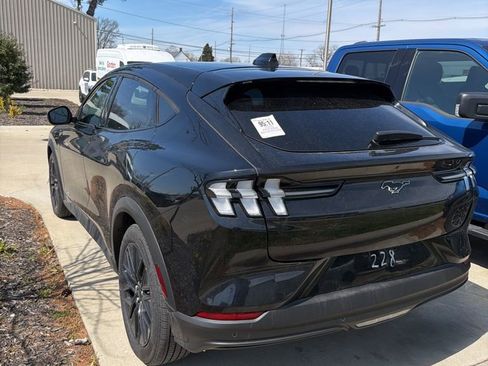 Used 2025 Ford Mustang Mach-E Select w/ Comfort Package Lite image 5