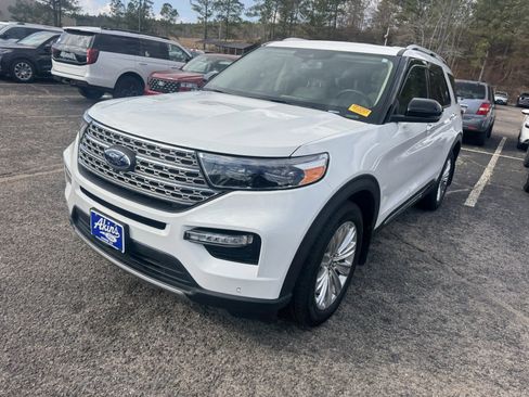 Used 2023 Ford Explorer Limited w/ Equipment Group 301A image 3