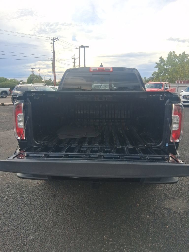 Used 2022 GMC Canyon AT4 w/ Trailering Package AWD/4WD image 4