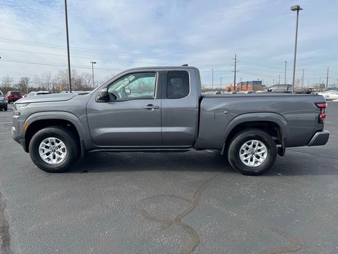 Used 2024 Nissan Frontier SV w/ Technology Package image 3