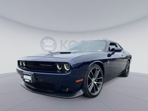 Used 2016 Dodge Challenger R/T Scat Pack RWD image 1