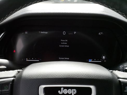 Used 2023 Jeep Grand Cherokee Limited AWD/4WD image 21