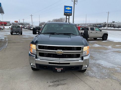 Used 2009 Chevrolet Silverado 2500 LT w/ Exterior Plus Package image 3