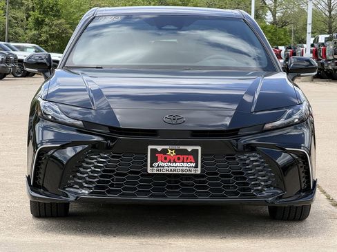 Used 2026 Toyota Camry XLE w/ Convenience Package image 9