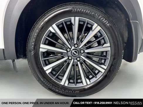 Certified 2026 Nissan Pathfinder Platinum w/ Cargo Package AWD/4WD image 33