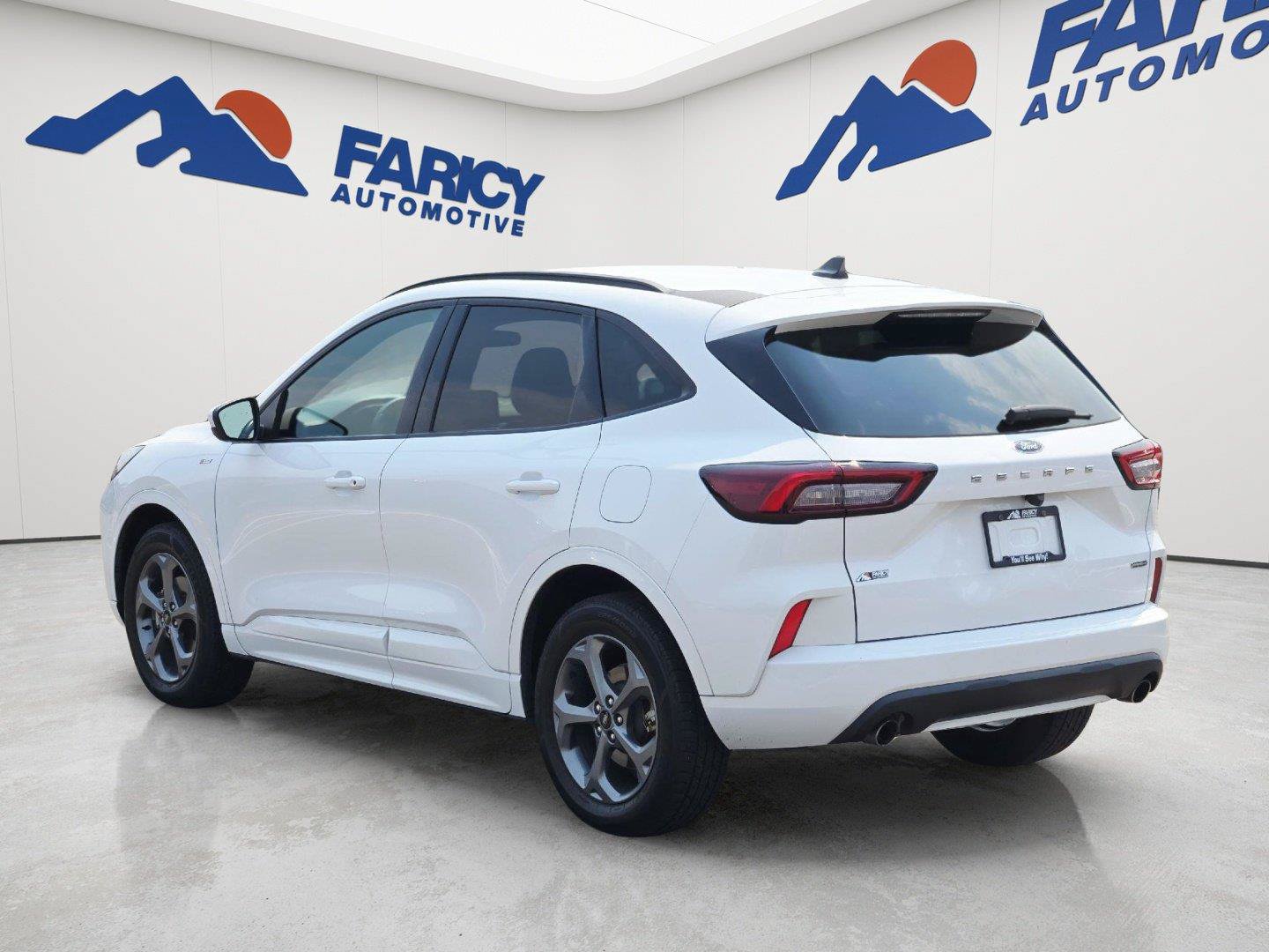 Certified 2023 Ford Escape ST-Line Select AWD/4WD image 7