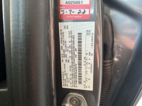 Used 2022 Ford Escape SE w/ SE Sport Appearance Package image 20