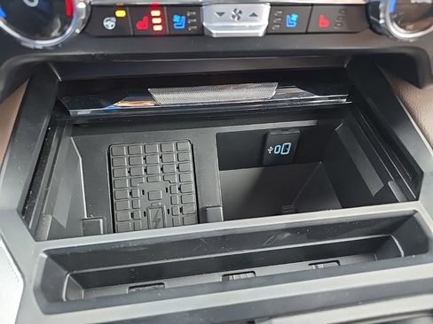 Used 2024 Ford F350 King Ranch w/ FX4 Off-Road Package image 16