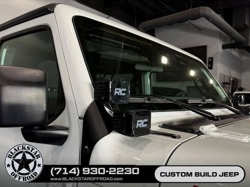 Used 2025 Jeep Wrangler Unlimited Rubicon AWD/4WD image 30
