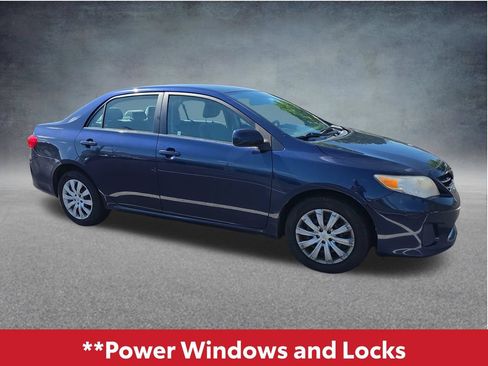 Used 2013 Toyota Corolla LE FWD image 3