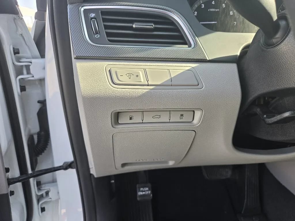 Used 2016 Hyundai Sonata Sport FWD image 26