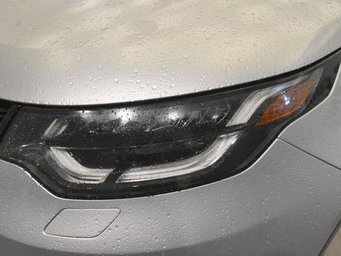 Used 2018 Land Rover Discovery HSE image 8