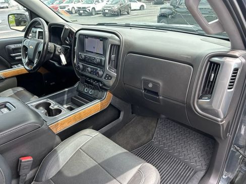 Used 2018 Chevrolet Silverado 1500 LTZ w/ Sport Package AWD/4WD image 46
