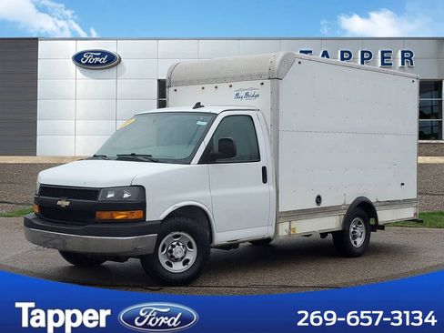 Used 2019 Chevrolet Express 3500 RWD image 1