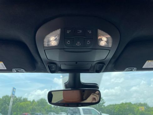 Used 2026 Chrysler Pacifica Pinnacle FWD image 25