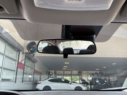 Used 2025 Nissan Versa SV FWD image 17
