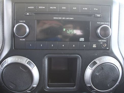 Used 2013 Jeep Wrangler Sport AWD/4WD image 30