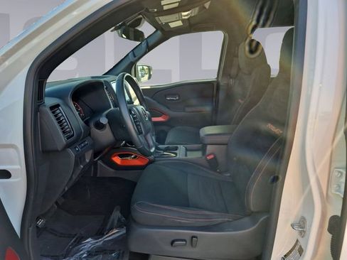 Used 2023 Nissan Frontier PRO-4X w/ Technology Package AWD/4WD image 10