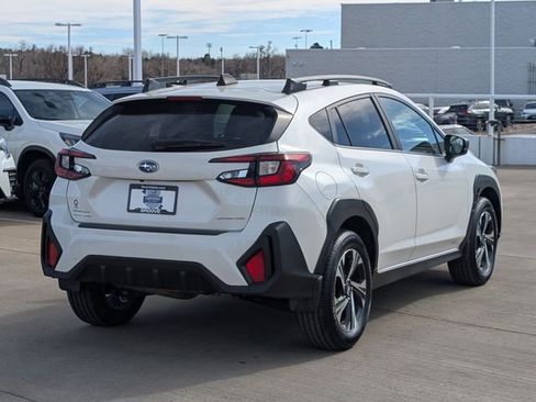 Used 2025 Subaru Crosstrek 2.0i Premium image 3