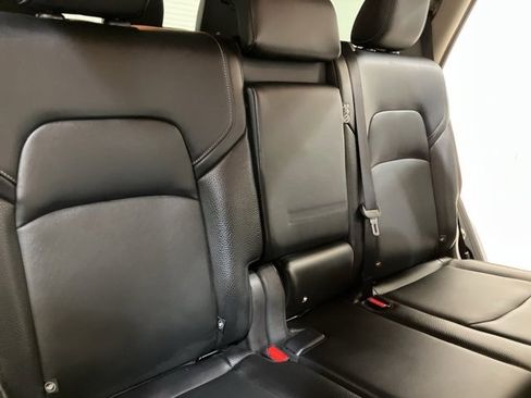 Used 2022 Nissan Pathfinder SL w/ SL Black Package image 25