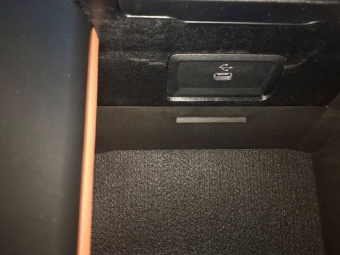 Used 2025 Mercedes-Benz C 300 4MATIC Sedan image 20
