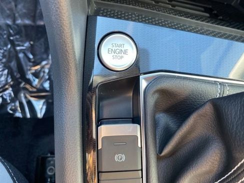 New 2025 Volkswagen Taos SE image 37