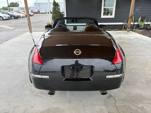 Used 2005 Nissan 350Z Enthusiast RWD image 5