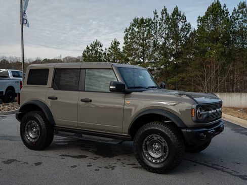 New 2025 Ford Bronco Badlands image 21