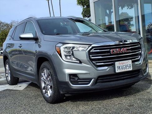 Used 2024 GMC Terrain SLT AWD/4WD image 25