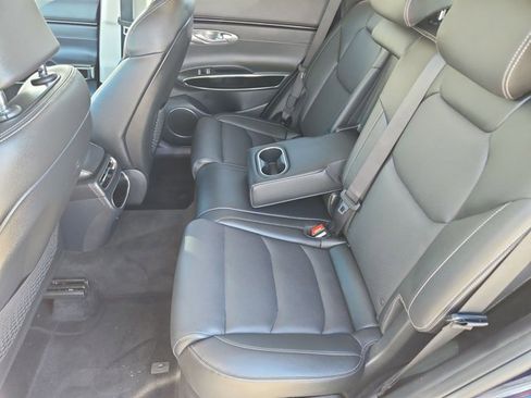 Used 2025 Genesis GV70 2.5T image 19