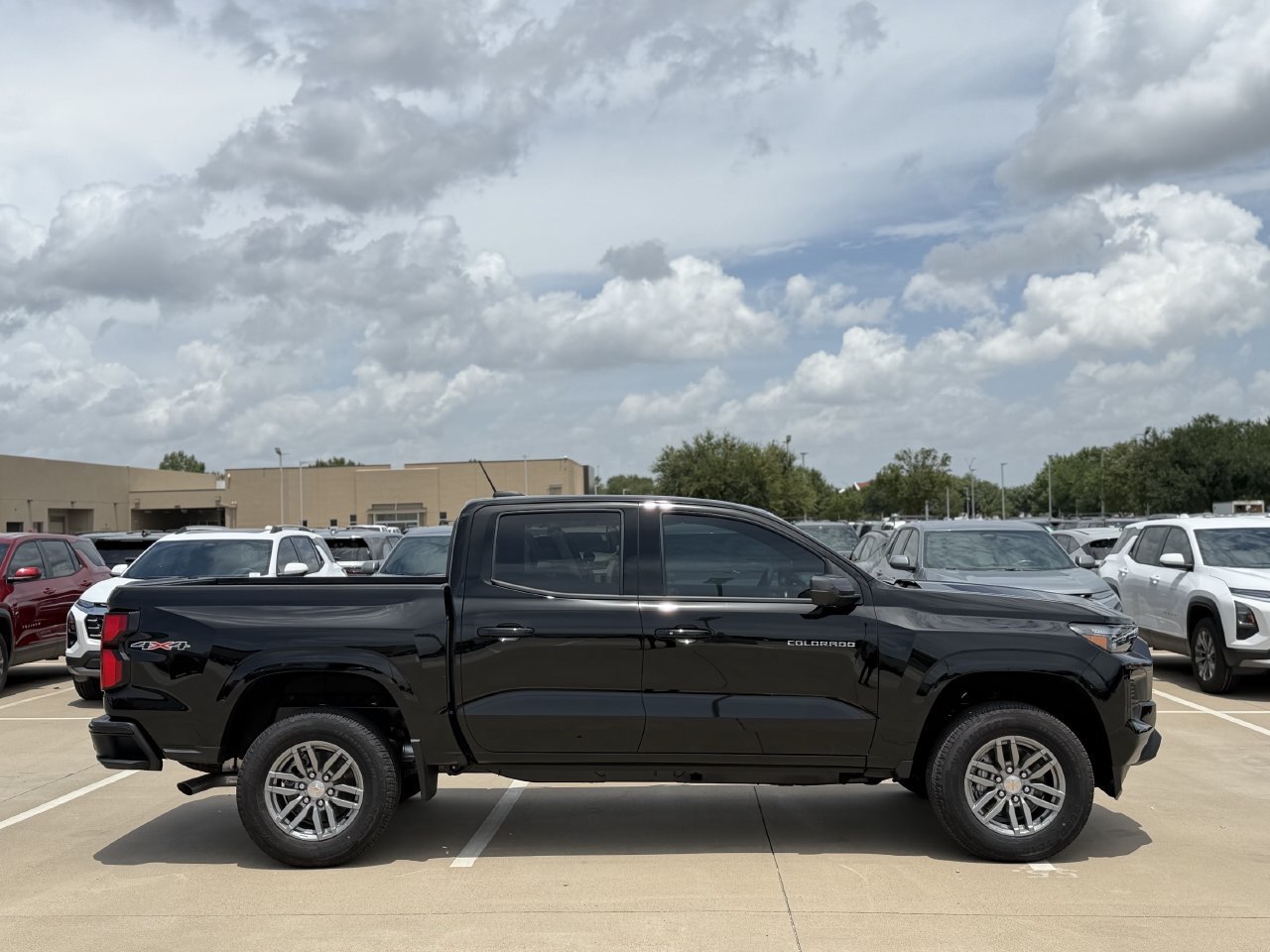 New 2026 Chevrolet Colorado LT w/ LT Convenience Package AWD/4WD image 3