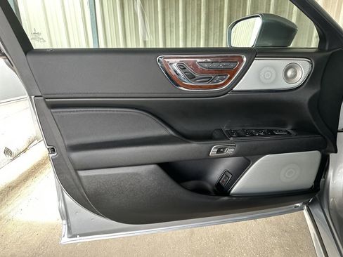 Used 2020 Lincoln Continental Reserve w/ Luxury Package image 10