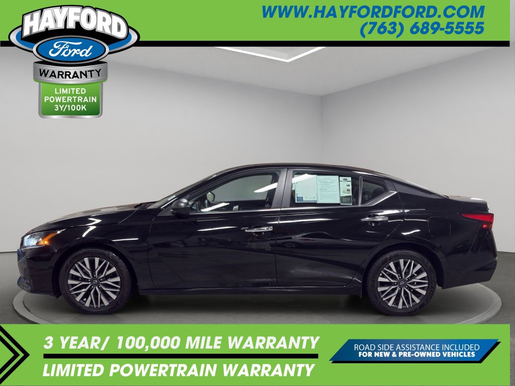 Used 2025 Nissan Altima 2.5 SV FWD image 2