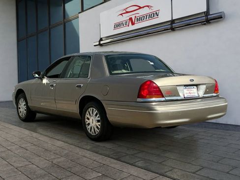 Used 2003 Ford Crown Victoria LX image 6