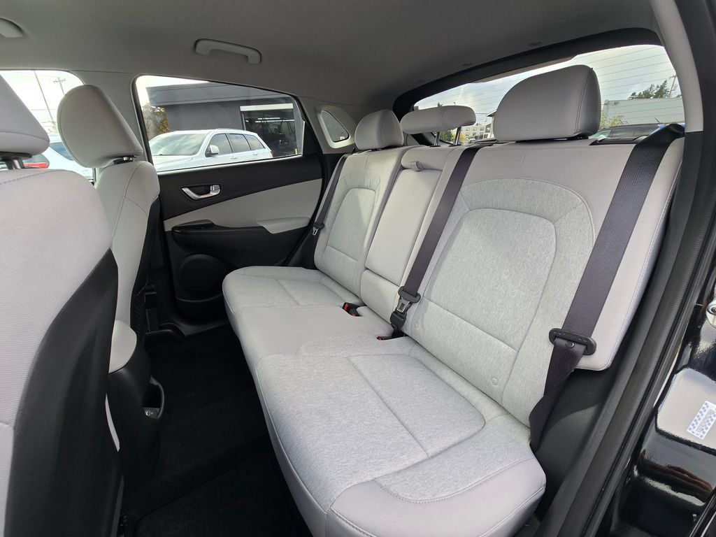 Used 2023 Hyundai Kona SE FWD image 16