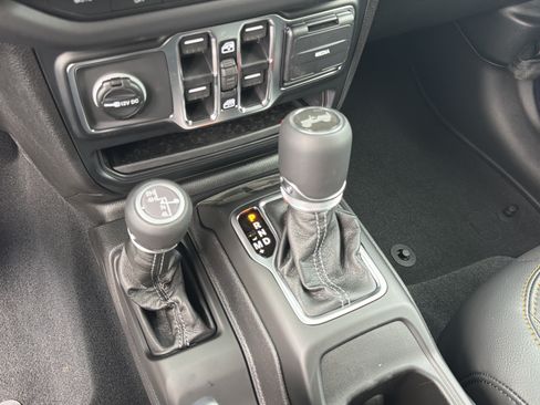 New 2026 Jeep Wrangler Unlimited Sahara AWD/4WD image 36