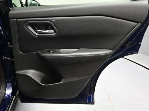 Used 2024 Nissan Rogue SV AWD/4WD image 40