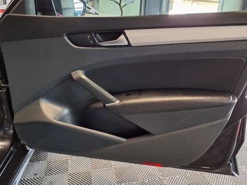 Used 2020 Volkswagen Passat 2.0T SE w/ Sunroof Package image 11