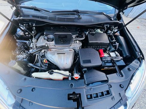 Used 2016 Toyota Camry LE image 32