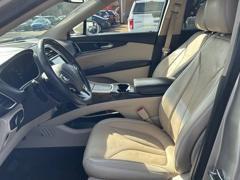 Used 2017 Lincoln MKX Reserve w/ Driver Assistance Package image 10