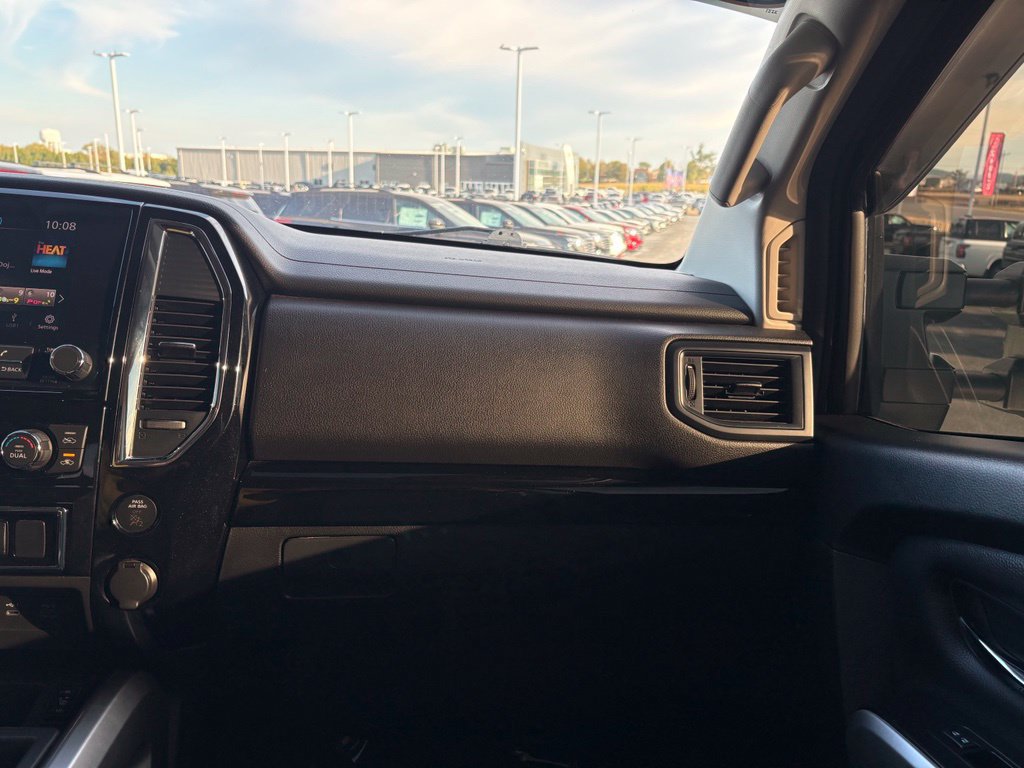 Used 2024 Nissan Titan SV w/ SV Convenience Package AWD/4WD image 18