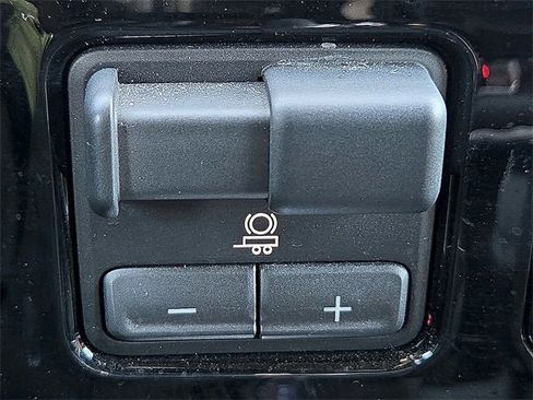 Certified 2024 Chevrolet Silverado 1500 LTZ image 20