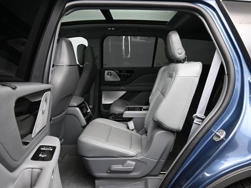 Used 2020 Lincoln Aviator Reserve w/ Equipment Group 201A AWD/4WD image 26