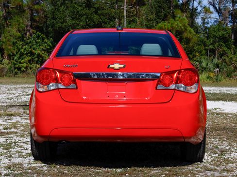 Used 2016 Chevrolet Cruze LT image 9